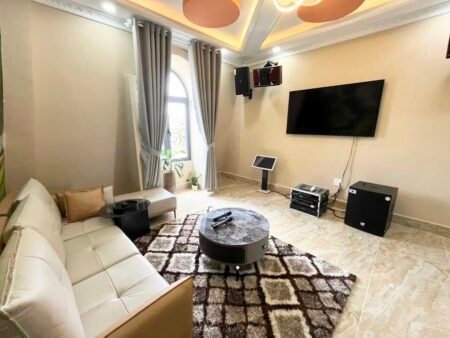 Villa có Hồ bơi Mặt Tiền KQH An Sơn, P4, 207.2 m² mặt tiền 10m