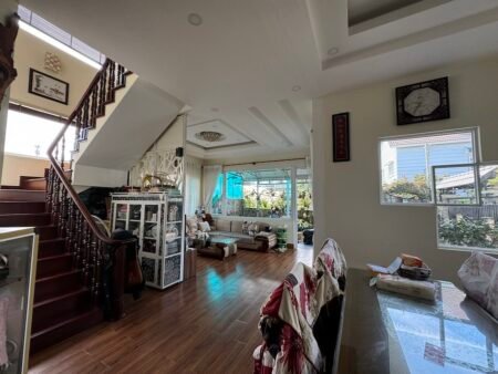 Villa 2 tầng Yersin, P9, Đà Lạt 200m2 ngang 10m