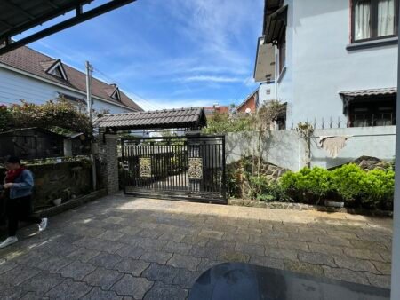 Villa 2 tầng Yersin, P9, Đà Lạt 200m2 ngang 10m