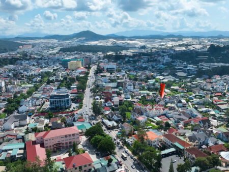 Villa 2 Tầng Hẻm Ô Tô Lớn Hùng Vương, P9, Đà Lạt, 451m² mặt tiền 20m