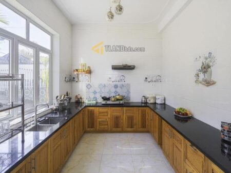 Villa 4 Tầng Hẻm Ô Tô Lớn Mai Anh Đào, P8, Đà Lạt, mặt tiền rộng 25.27m