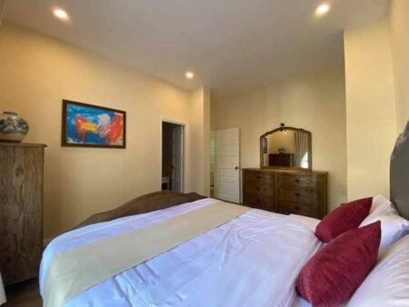 Villa 3 tầng Mặt Tiền KQH Hùng Vương, P10, Đà Lạt, 18m x 13m