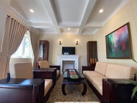 Villa 3 tầng Mặt Tiền KQH Hùng Vương, P10, Đà Lạt, 18m x 13m