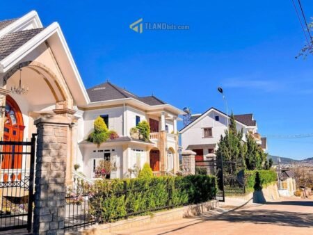 Đất Hẻm Ô Tô Lớn Nam Hồ, P11, Đà Lạt, 15m x 25m đất vuông vức