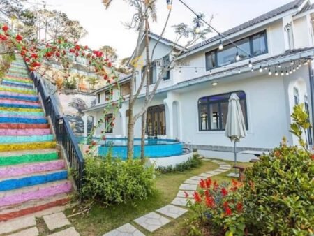 Villa 2 Tầng Mặt Tiền 20m Ankroet, Phường 7, Đà Lạt, 10 Phòng
