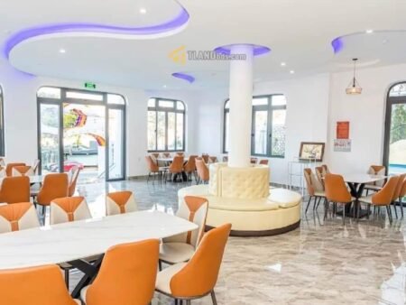 Villa 2 Tầng Mặt Tiền 20m Ankroet, Phường 7, Đà Lạt, 10 Phòng