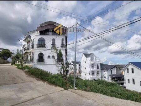 Đất Hẻm Ô Tô Lớn Trịnh Hoài Đức, P11, Đà Lạt kích thước 10m x 20m