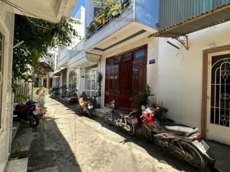 Bán Đất Tặng Nhà Cấp 4 Hẻm Nhỏ Trần Phú, P3, Đà Lạt, 4,2m x 16,25m