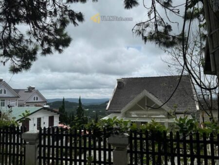 Villa Mặt Tiền Khởi Nghĩa Bắc Sơn, P10, Đà Lạt mặt tiền rộng rãi 16m