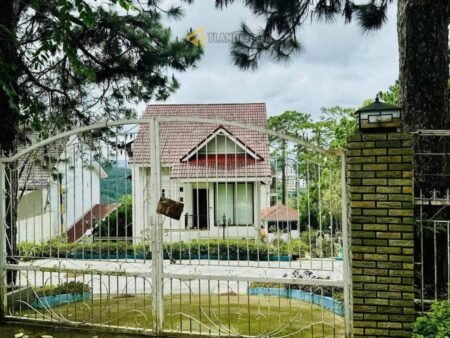 Villa Mặt Tiền Khởi Nghĩa Bắc Sơn, P10, Đà Lạt mặt tiền rộng rãi 16m