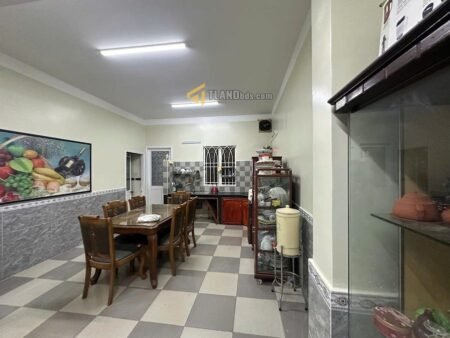 Villa 2 Tầng Hẻm Ô Tô Lớn Quang Trung, P9, Đà Lạt ngang rộng 9m