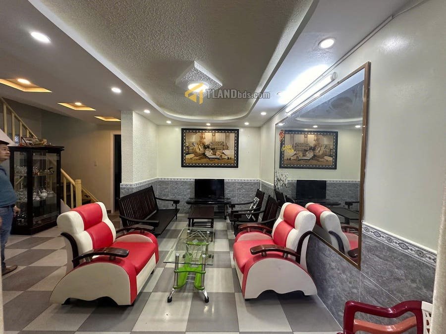 Villa 2 Tầng Hẻm Ô Tô Lớn Quang Trung, P9, Đà Lạt ngang rộng 9m Villa 2 Tầng Hẻm Ô Tô Lớn Quang Trung, P9, Đà Lạt ngang rộng 9m