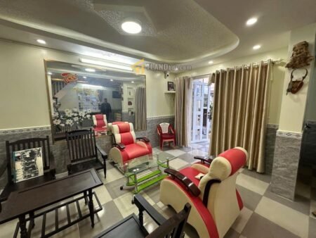 Villa 2 Tầng Hẻm Ô Tô Lớn Quang Trung, P9, Đà Lạt ngang rộng 9m
