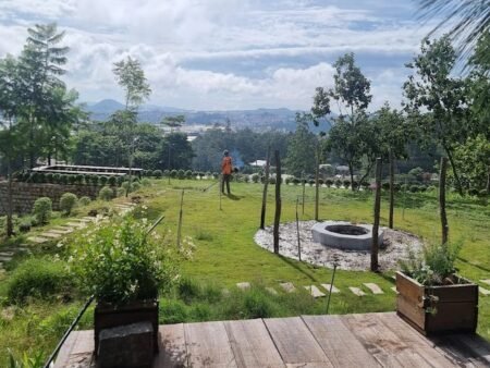 Đất Hẻm Ô Tô Lớn Đường Vạn Thành, P5, Đà Lạt, mặt tiền 100m