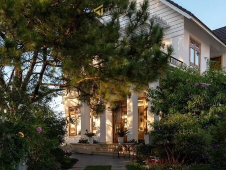 Villa 4 Tầng Hai Mặt Tiền Đặng Thái Thân, P3, cho thuê 2 tỷ đồng/năm