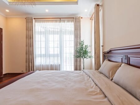 Villa Mặt Tiền Nguyễn Thị Nghĩa, P2, Đà Lạt Mặt tiền 15m x 20m