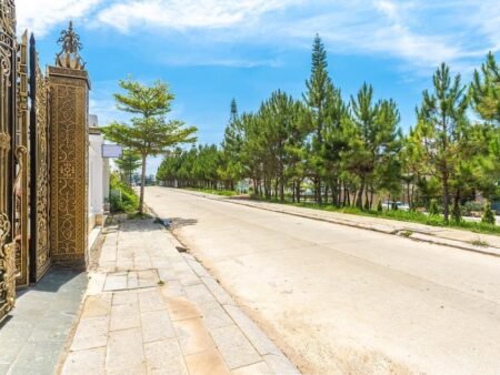 Villa Mặt Tiền Nguyễn Thị Nghĩa, P2, Đà Lạt Mặt tiền 15m x 20m