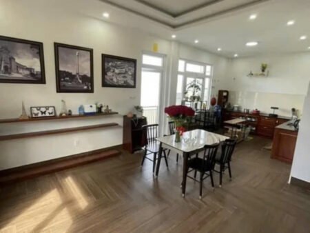 Villa 3 Tầng Hẻm Ô Tô Lớn Đankia, Phường 7, Đà Lạt mặt tiền gần 20m