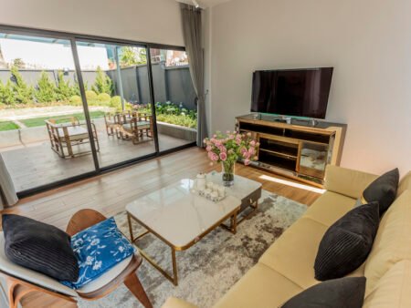 Villa Hẻm Ô Tô Lớn Hồ Xuân Hương, P9, Đà Lạt, kích thước 12m x 23.3m