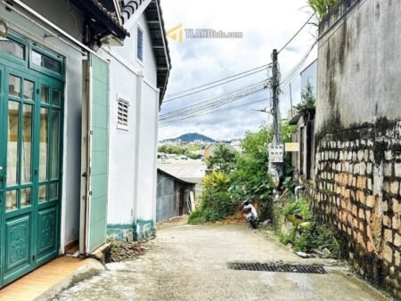 Nhà Cấp 4 Hẻm Ô Tô Lớn Võ Trường Toản, Phường 8, Đà Lạt Rộng 5.41m