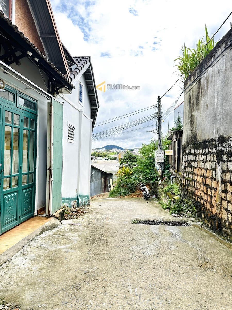 Nhà Cấp 4 Hẻm Ô Tô Lớn Võ Trường Toản, Phường 8, Đà Lạt Rộng 5.41m Nhà Cấp 4 Hẻm Ô Tô Lớn Võ Trường Toản, Phường 8, Đà Lạt Rộng 5.41m