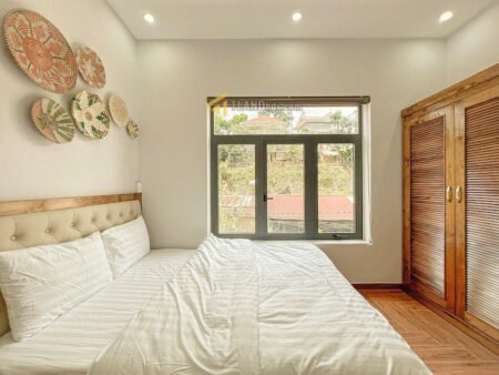 Villa 3 Tầng Hẻm Ô Tô Lớn Khe Sanh, Phường 10, Đà Lạt mặt tiền 10.9m