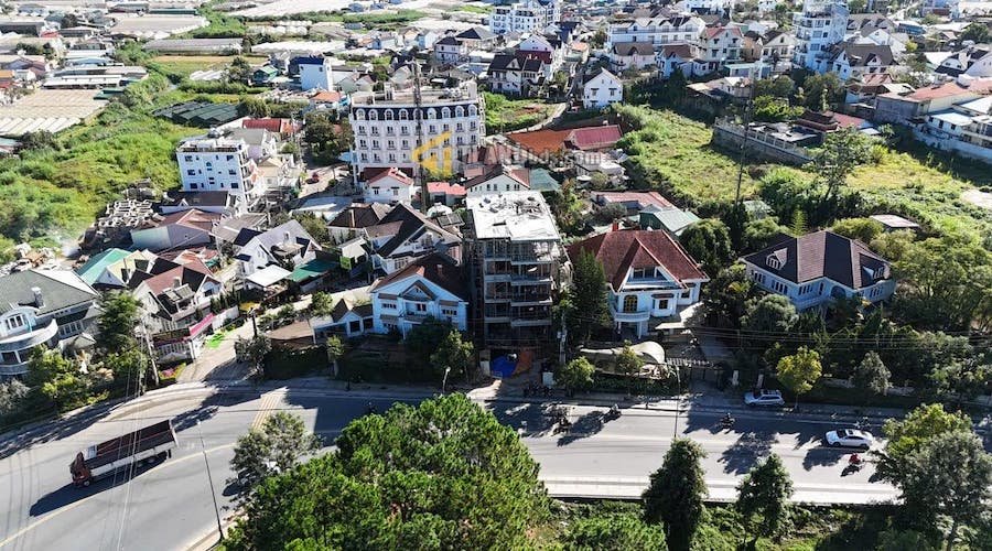 Khách Sạn Thô 5 Tầng Mặt Tiền Sương Nguyệt Ánh, P9, Đà Lạt giá 54 Tỷ