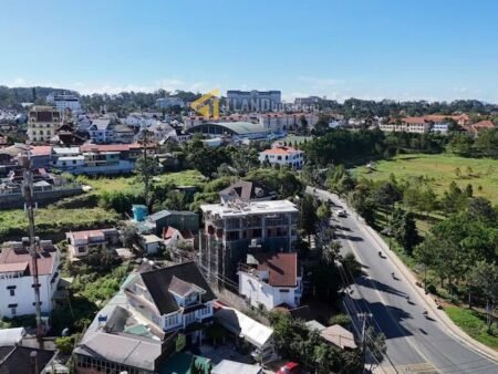 Khách Sạn Thô 5 Tầng Mặt Tiền Sương Nguyệt Ánh, P9, Đà Lạt giá 54 Tỷ