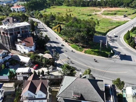 Khách Sạn Thô 5 Tầng Mặt Tiền Sương Nguyệt Ánh, P9, Đà Lạt giá 54 Tỷ