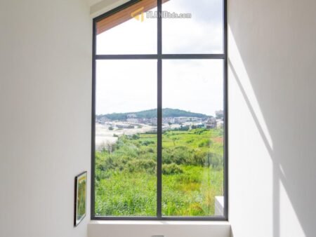 Villa 3 Tầng Mặt Tiền Nguyễn Hữu Cầu, P12, Đà Lạt, mặt tiền rộng 13m