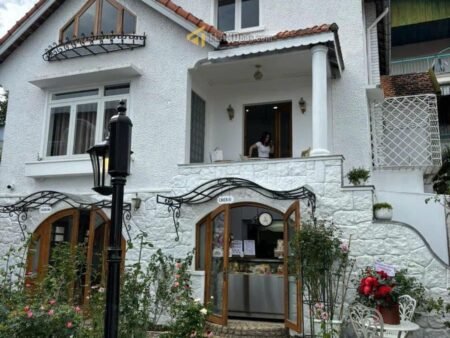 Villa Hẻm Ô Tô Lớn Hoàng Diệu, P5, Đà Lạt, khuôn đất rộng 12m x 27m