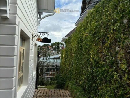 Villa Hẻm Ô Tô Lớn Hoàng Diệu, P5, Đà Lạt, khuôn đất rộng 12m x 27m