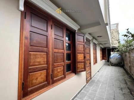 Villa 5 Tầng Mặt Tiền Hồ Tùng Mậu, Phường 10, Đà Lạt mặt tiền rộng 16m