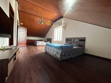 Villa 5 Tầng Mặt Tiền Hồ Tùng Mậu, Phường 10, Đà Lạt mặt tiền rộng 16m