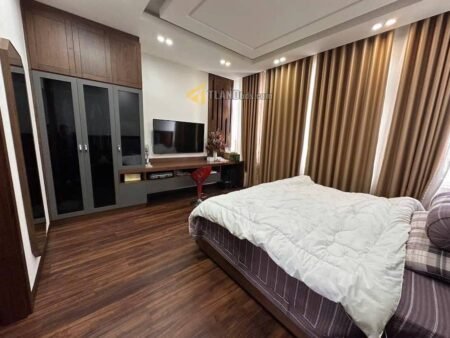 Villa 5 Tầng Mặt Tiền Hồ Tùng Mậu, Phường 10, Đà Lạt mặt tiền rộng 16m