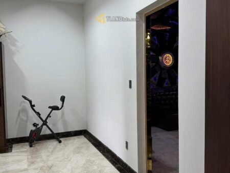 Villa 5 Tầng Mặt Tiền Hồ Tùng Mậu, Phường 10, Đà Lạt mặt tiền rộng 16m