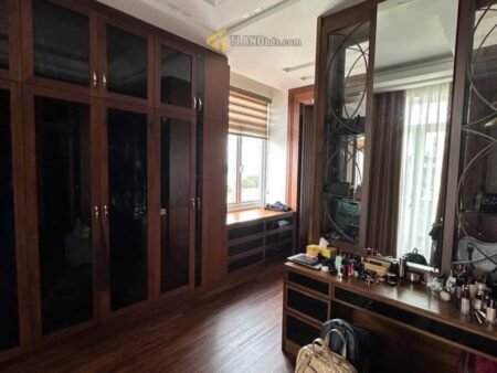 Villa 5 Tầng Mặt Tiền Hồ Tùng Mậu, Phường 10, Đà Lạt mặt tiền rộng 16m