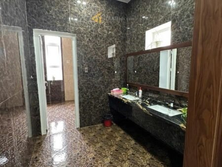 Villa 5 Tầng Mặt Tiền Hồ Tùng Mậu, Phường 10, Đà Lạt mặt tiền rộng 16m
