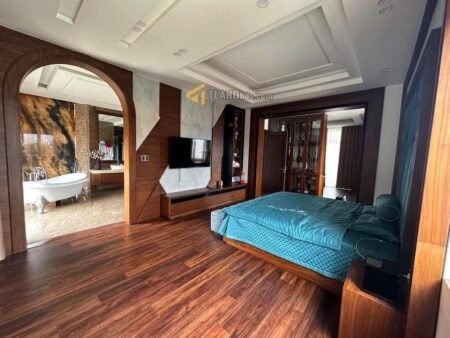 Villa 5 Tầng Mặt Tiền Hồ Tùng Mậu, Phường 10, Đà Lạt mặt tiền rộng 16m