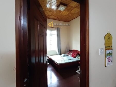 Villa sân vườn Hẻm Ô Tô Lớn Yersin, Phường 9, Đà Lạt, mặt tiền rộng 12m