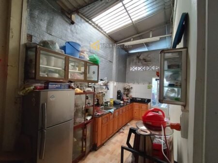 Villa sân vườn Hẻm Ô Tô Lớn Yersin, Phường 9, Đà Lạt, mặt tiền rộng 12m