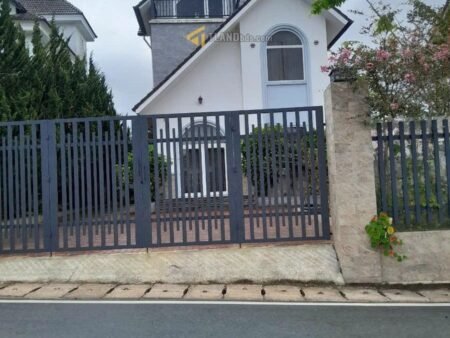 Villa 4 Tầng Mặt Tiền Ngô Tất Tố, Phường 8, Đà Lạt, mặt tiền rộng 14.5m