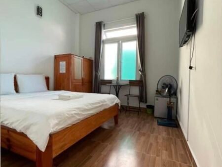 Khách Sạn Hẻm Nhỏ Đoàn Thị Điểm, P4, Đà Lạt, mặt tiền rộng 6.5m