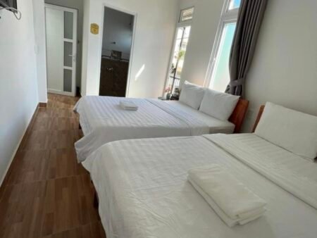 Khách Sạn Hẻm Nhỏ Đoàn Thị Điểm, P4, Đà Lạt, mặt tiền rộng 6.5m