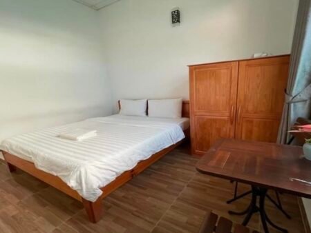 Khách Sạn Hẻm Nhỏ Đoàn Thị Điểm, P4, Đà Lạt, mặt tiền rộng 6.5m