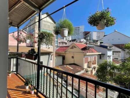 Khách Sạn Hẻm Nhỏ Đoàn Thị Điểm, P4, Đà Lạt, mặt tiền rộng 6.5m