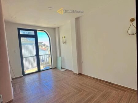 Nhà Phố Hẻm Ô Tô Lớn Trần Phú, Phường 3, Đà Lạt, mặt tiền rộng 5.03m