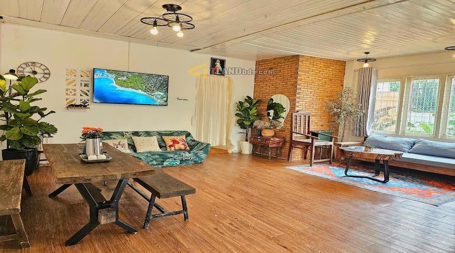 Villa 2 Tầng Mặt Tiền Nam Hồ, P11, Đà Lạt, mặt tiền rộng 20m giá tốt Villa 2 Tầng Mặt Tiền Nam Hồ, P11, Đà Lạt, mặt tiền rộng 20m giá tốt