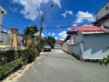 Nhà Cấp 4 Hẻm Ô Tô Lớn Nguyễn Trãi, P9, Đà Lạt giá tốt chỉ 51tr/m2