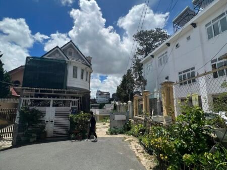 Nhà Cấp 4 Hẻm Ô Tô Lớn Nguyễn Trãi, P9, Đà Lạt giá tốt chỉ 51tr/m2